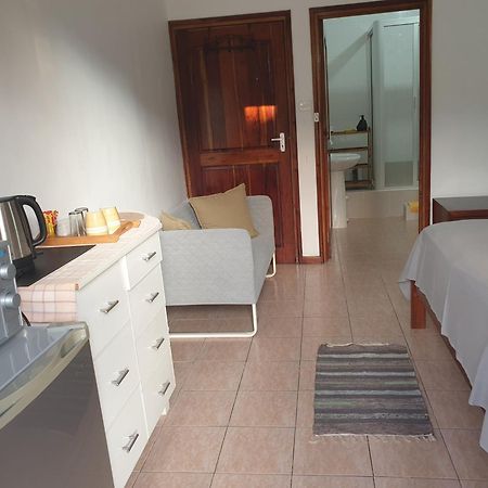 La Maison Hibiscus Self Catering Accommodation بو فالون المظهر الخارجي الصورة