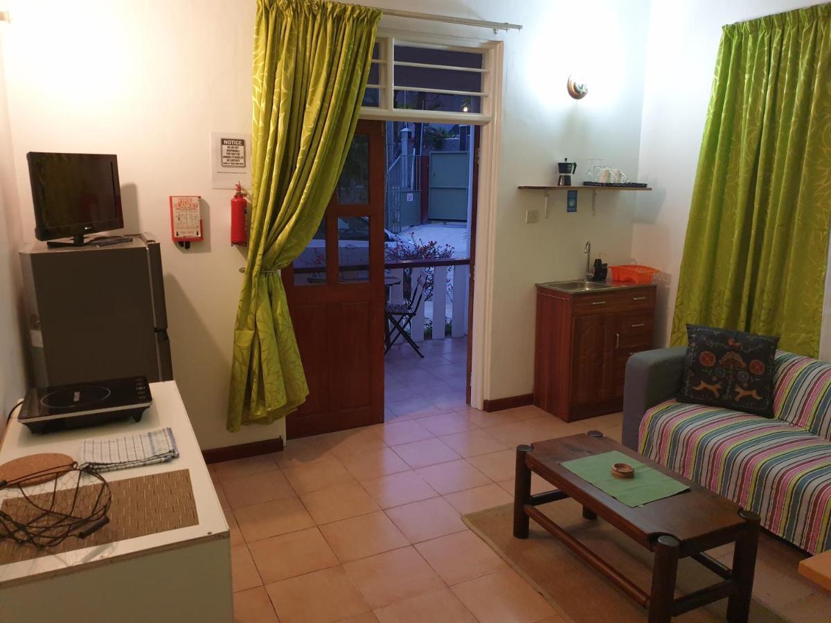 La Maison Hibiscus Self Catering Accommodation بو فالون المظهر الخارجي الصورة