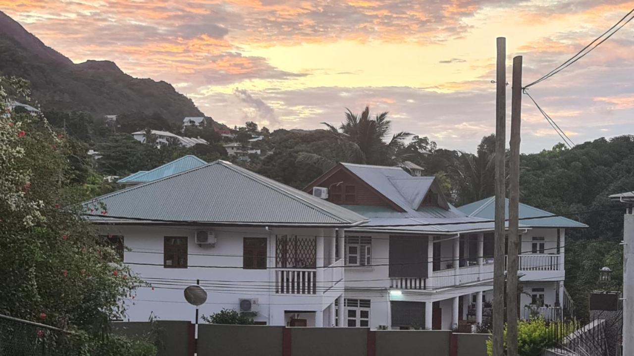 La Maison Hibiscus Self Catering Accommodation بو فالون المظهر الخارجي الصورة
