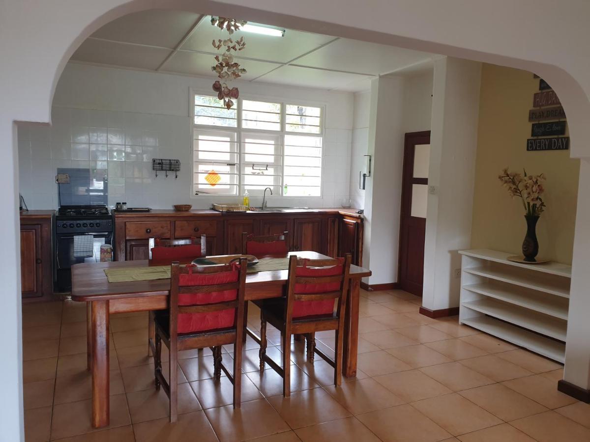 La Maison Hibiscus Self Catering Accommodation بو فالون المظهر الخارجي الصورة